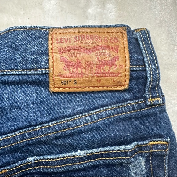 Levi's 501 Original Fit High Waist Distressed Raw Hem Dark Denim Jeans Size 25 - Picture 8 of 16